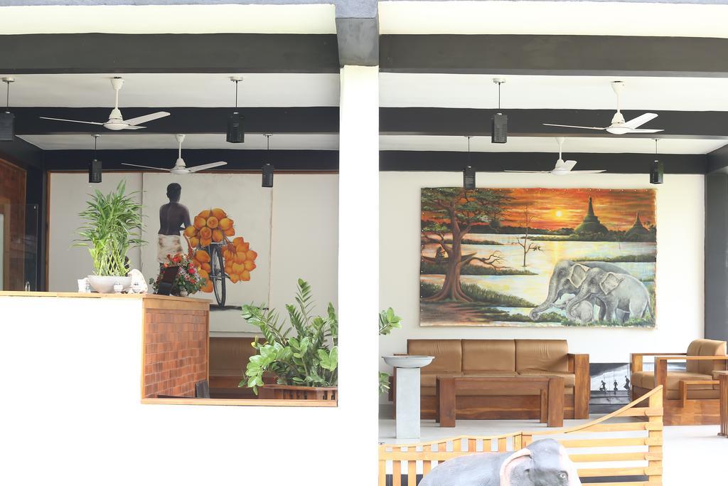 Eco Hotel Black&White - Anuradhapura Mihintale Exterior foto