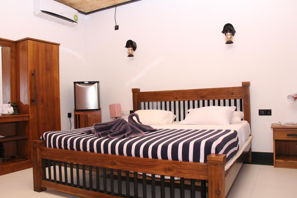 Eco Hotel Black&White - Anuradhapura Mihintale Exterior foto
