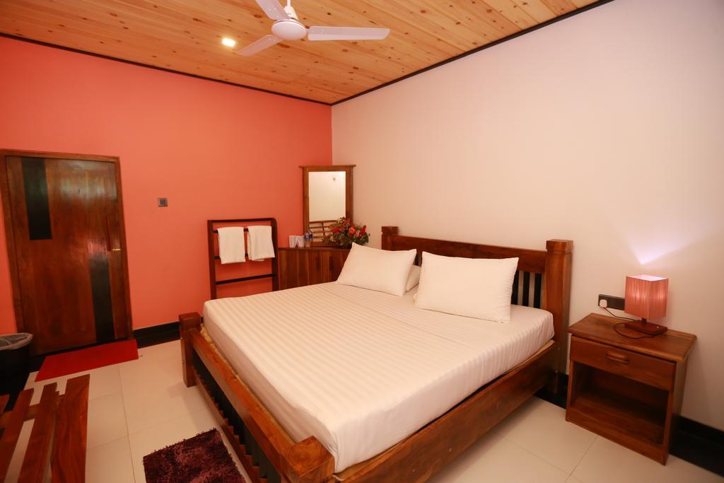 Eco Hotel Black&White - Anuradhapura Mihintale Exterior foto