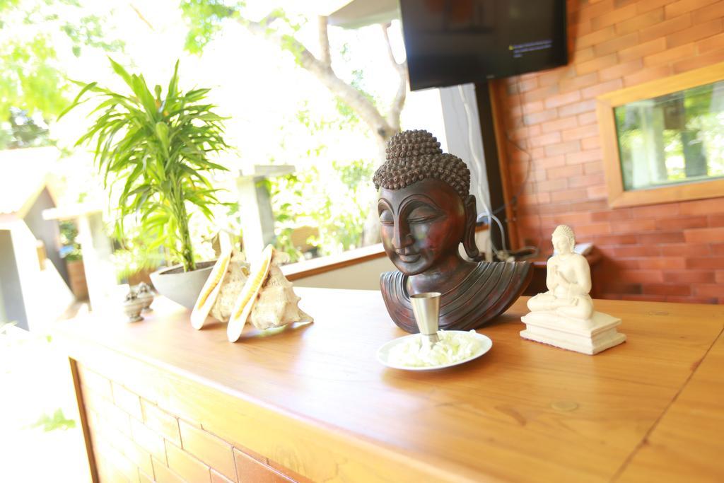 Eco Hotel Black&White - Anuradhapura Mihintale Exterior foto