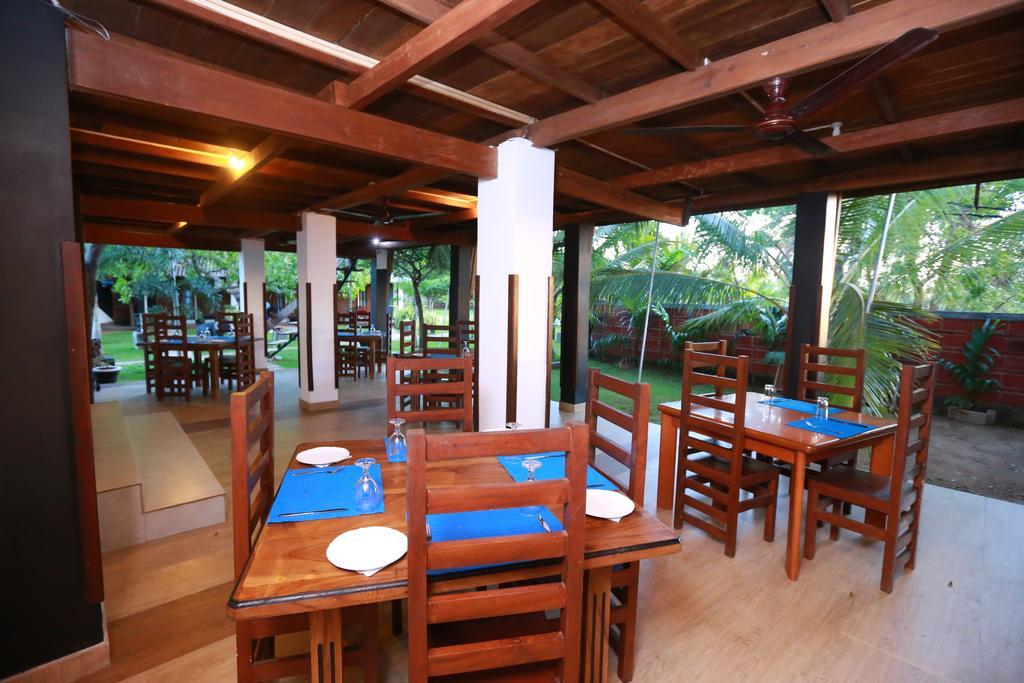 Eco Hotel Black&White - Anuradhapura Mihintale Exterior foto
