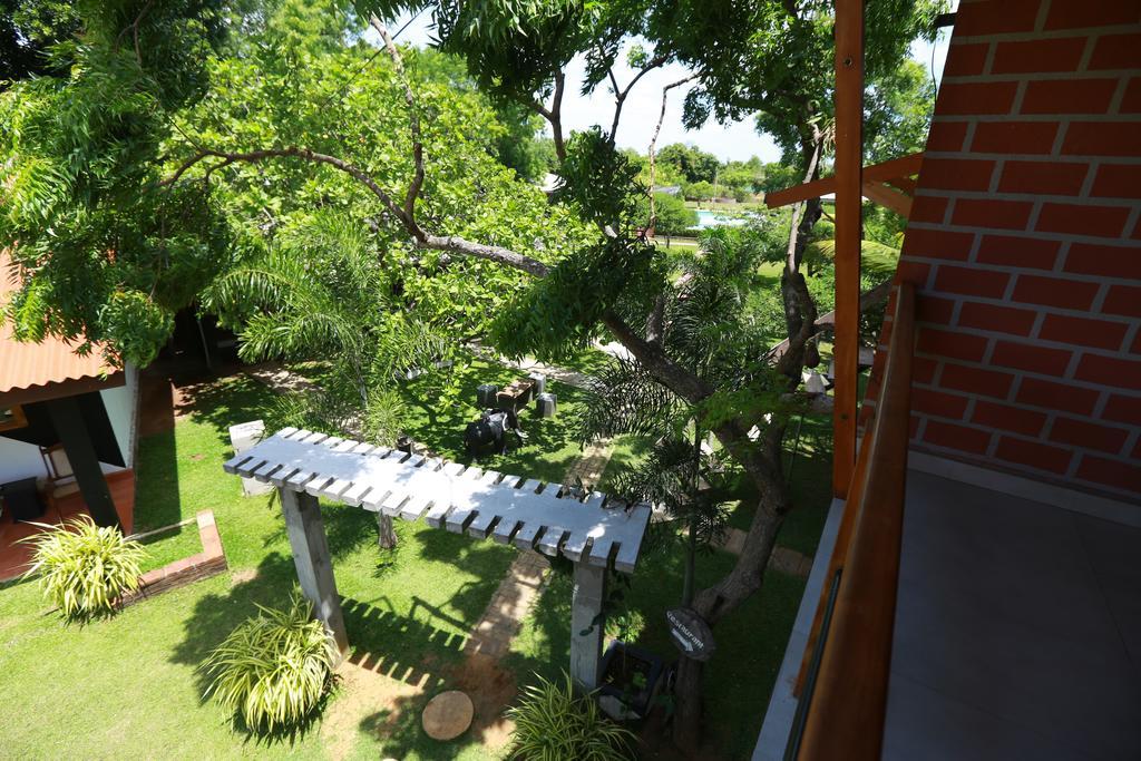 Eco Hotel Black&White - Anuradhapura Mihintale Exterior foto