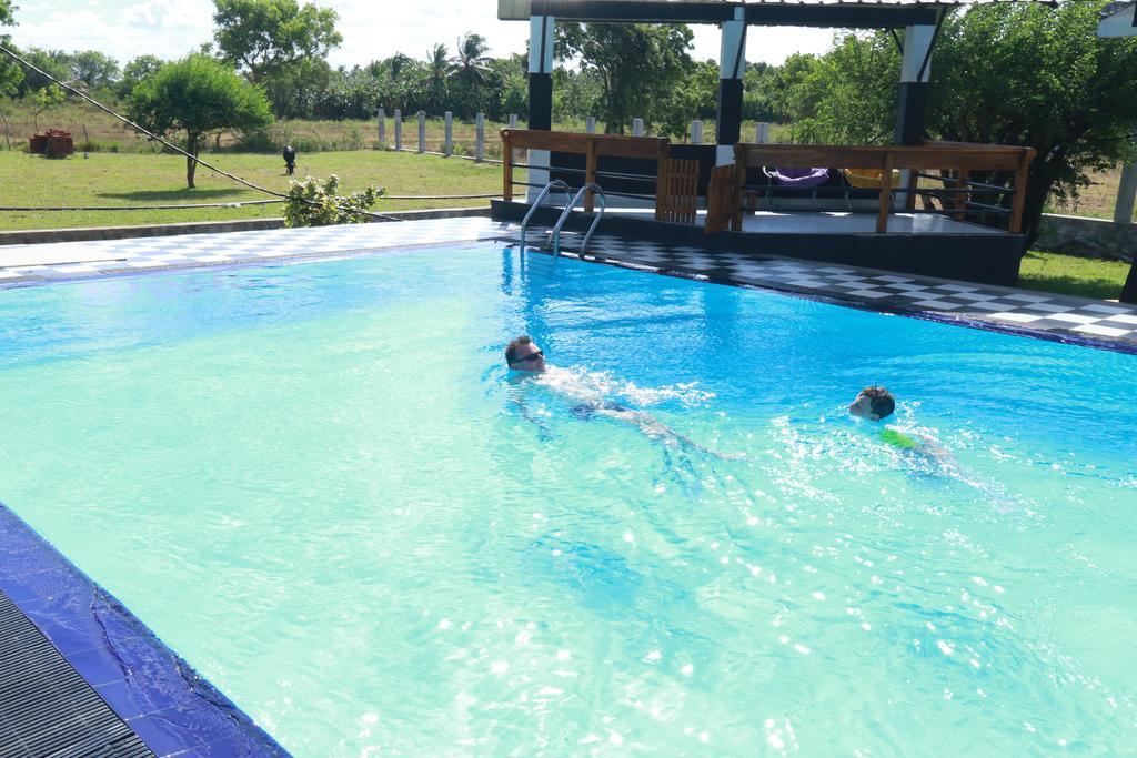 Eco Hotel Black&White - Anuradhapura Mihintale Exterior foto