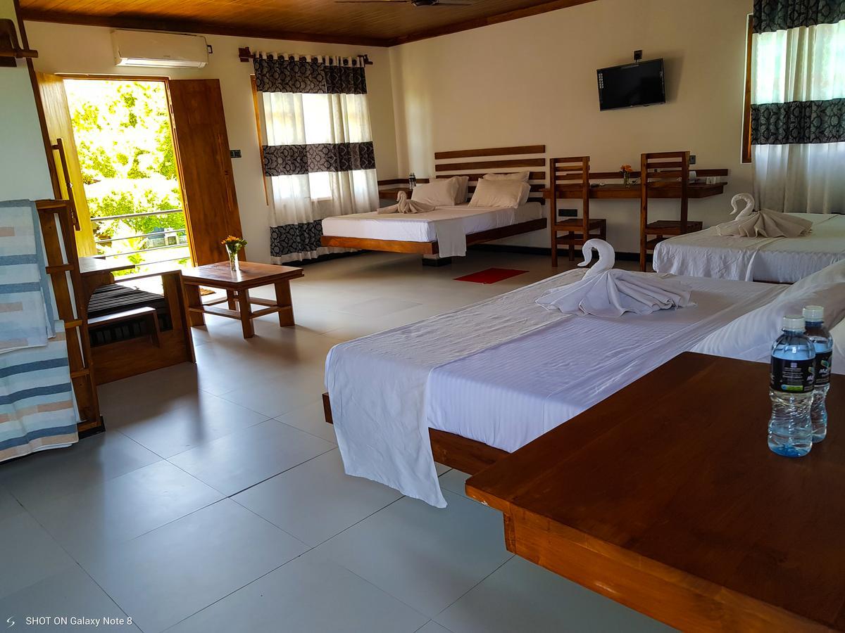 Eco Hotel Black&White - Anuradhapura Mihintale Exterior foto