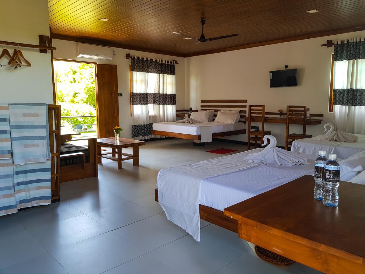 Eco Hotel Black&White - Anuradhapura Mihintale Exterior foto